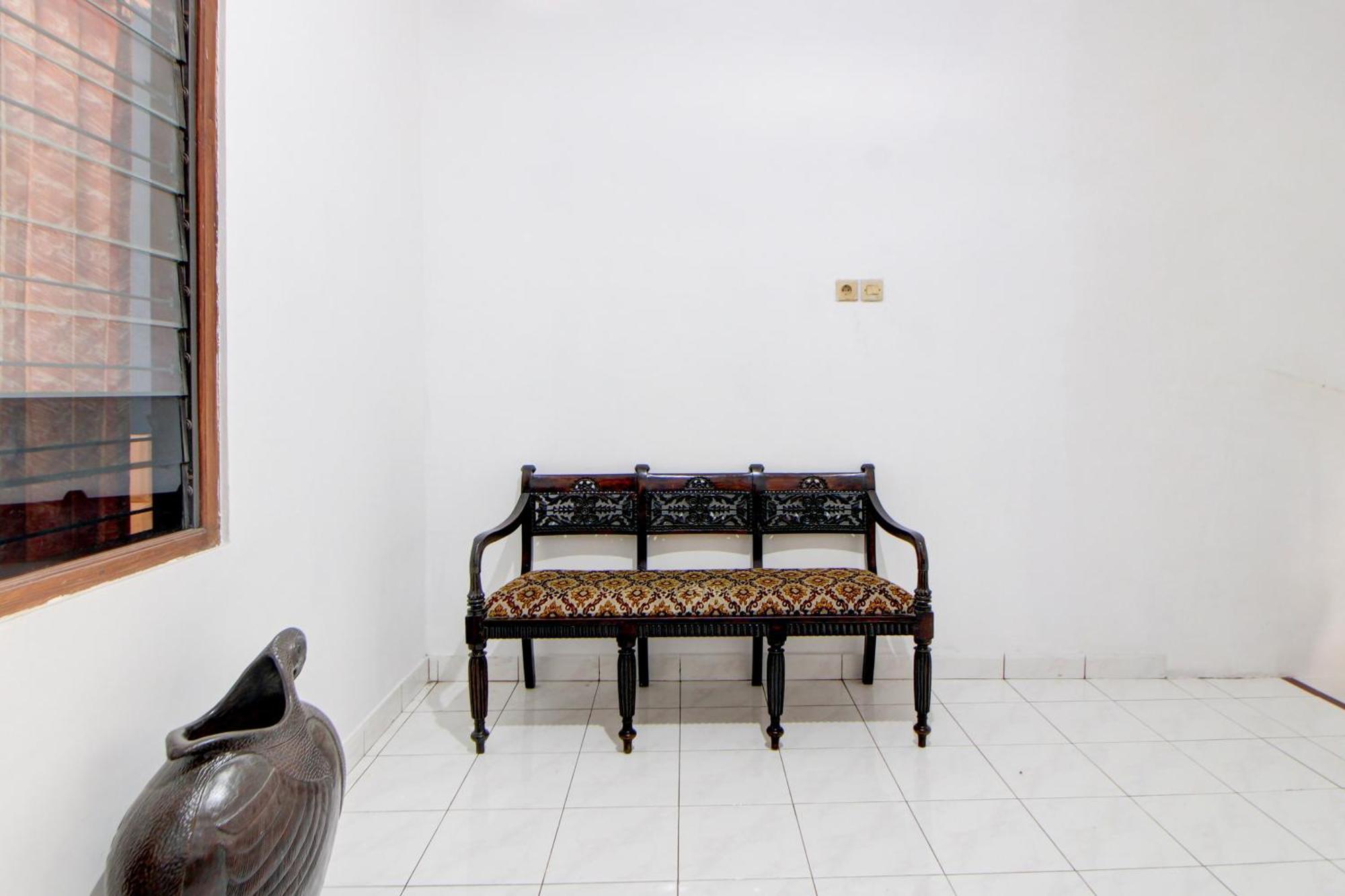 Spot On 94319 Daffsell Syariah Hotel 2*