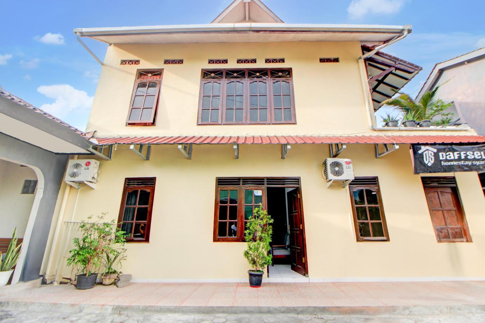 Spot On 94319 Daffsell Syariah Hotel 2*